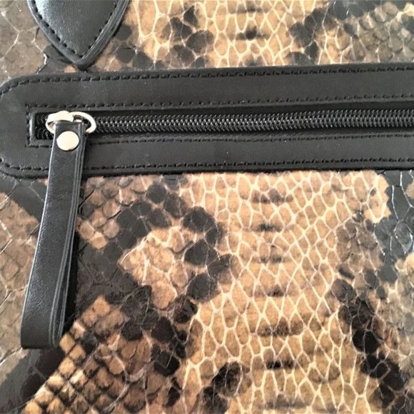 CNKW Snakeskin Hangdbag - Picture 8 of 10